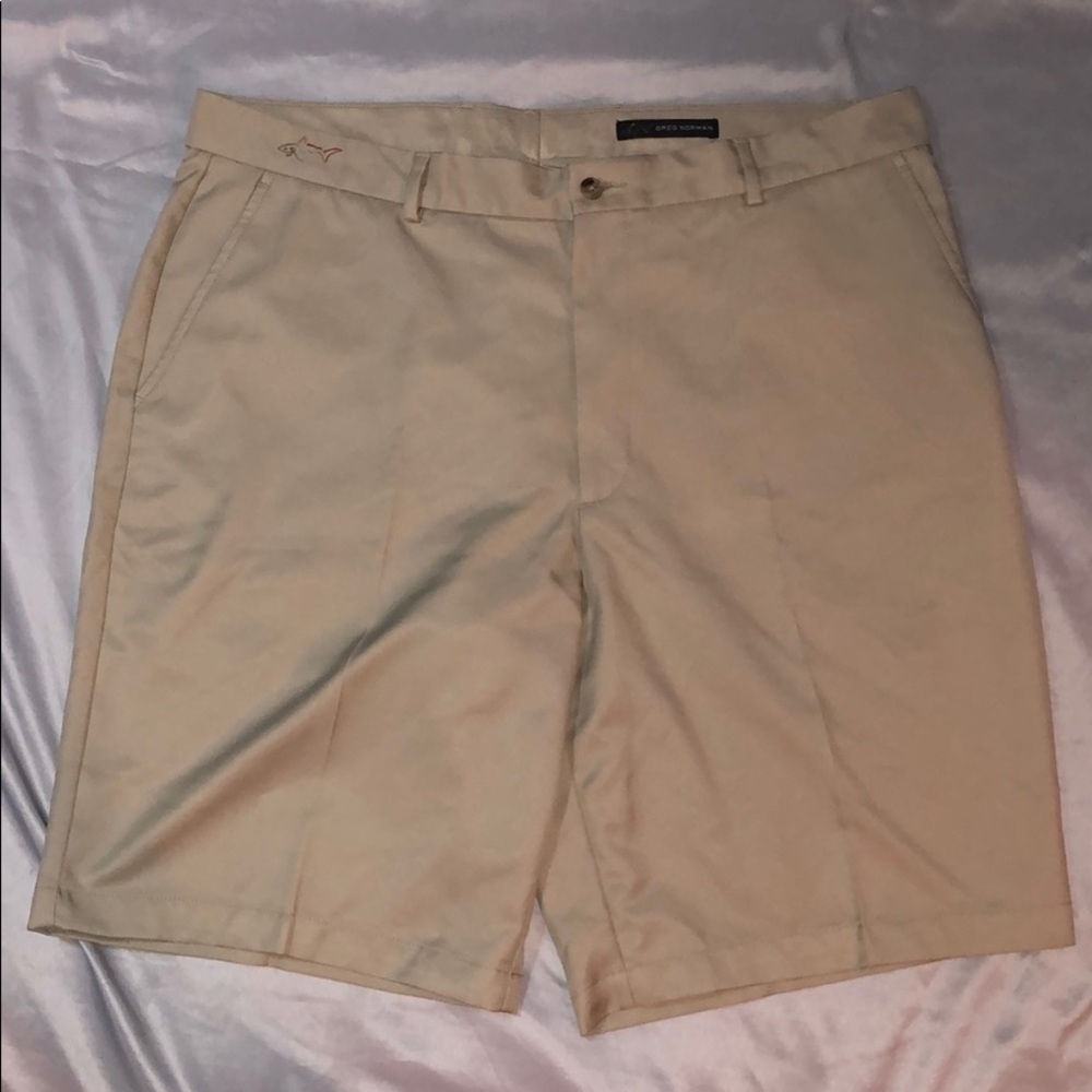 Men’s Greg Norman khaki
